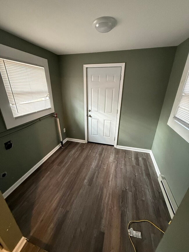 Building Photo - 520 Prouty Ave