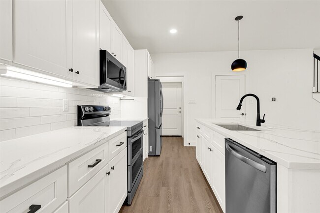 Building Photo - 659 Rd 5846