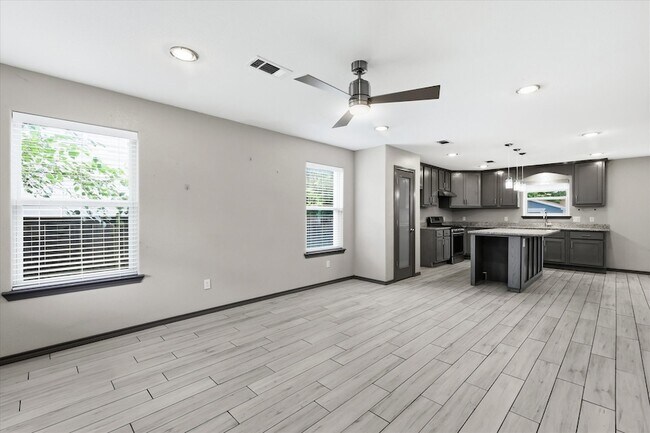 Building Photo - 1804 Glenmore Ave