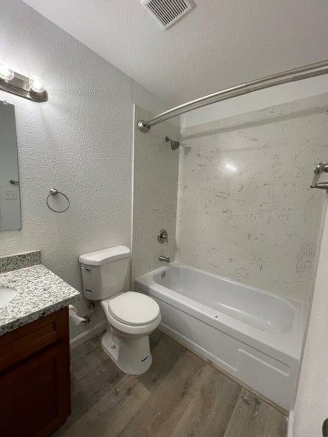 Building Photo - Great 3 Bed 2 Bath in Arden Arcade