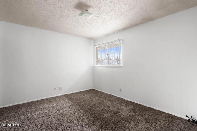 Building Photo - 3313 Cork Dr