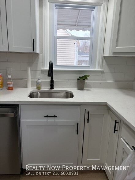 Building Photo - 6333 W 130th St