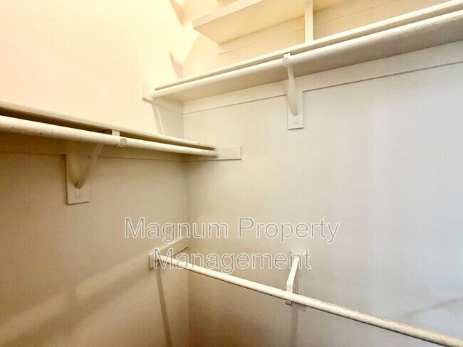 Building Photo - 507 Lassa Way