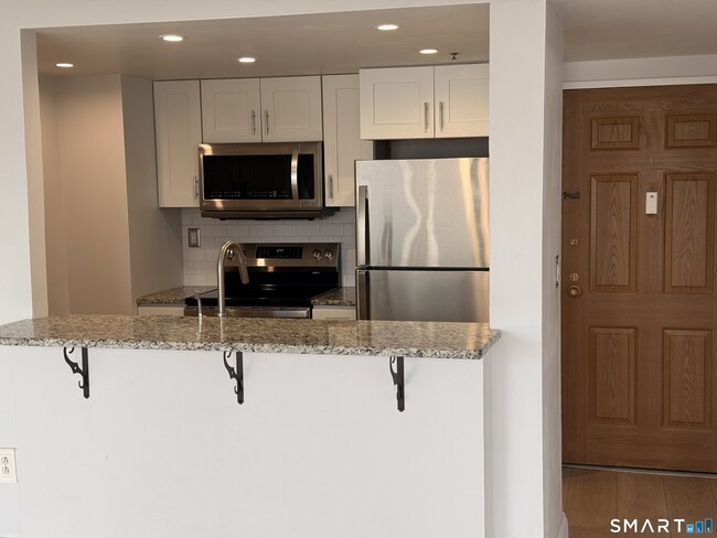 Building Photo - 127 Greyrock Pl