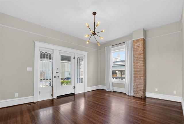 Building Photo - 1630 Mistletoe Blvd