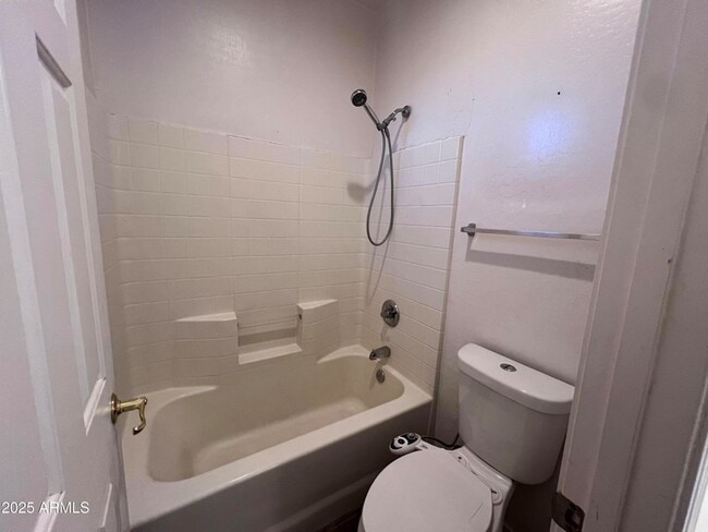 Building Photo - 1961 E Shannon St