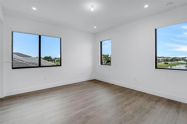 Building Photo - 4309 SW 176th Ave