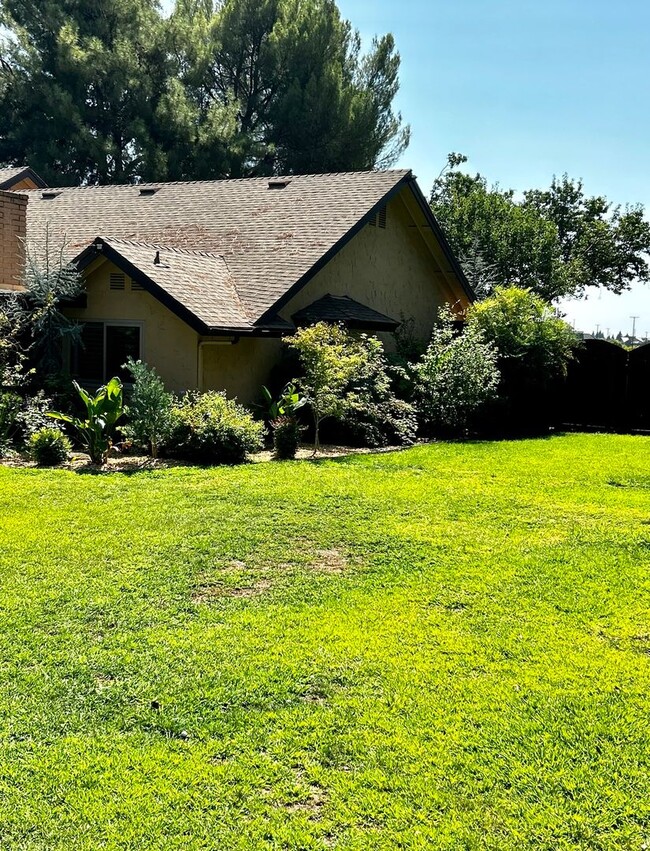Building Photo - Single Family Home