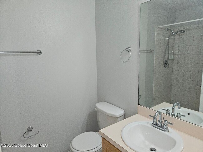 Building Photo - 911 Wood Creek Dr