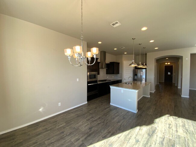 Building Photo - Recent Construction Luxury 4 Bedroom Home Available Near 528 / 550 in Rio Rancho!
