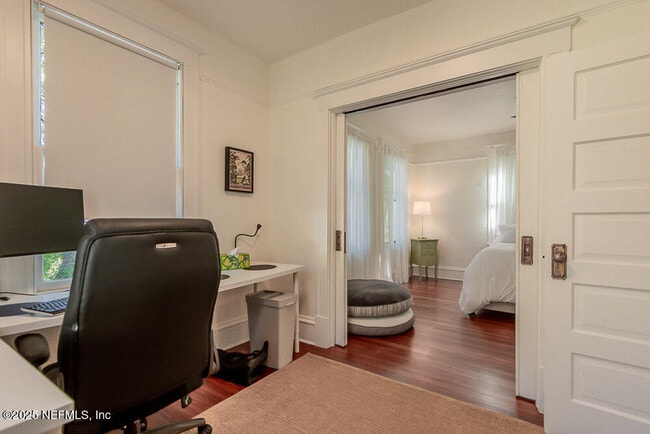 Building Photo - 1838 Silver St