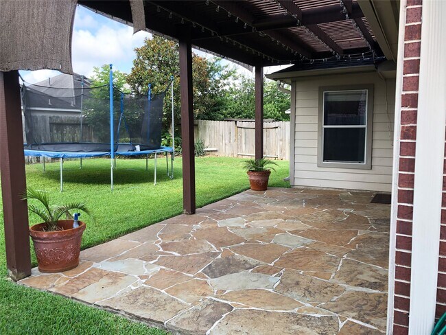 Building Photo - 17115 Sheffield Pines Ln