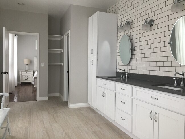 Building Photo - 4090 Jay St