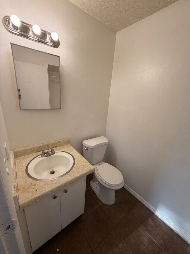Building Photo - 3 Bed 2 Bath in Midwest City