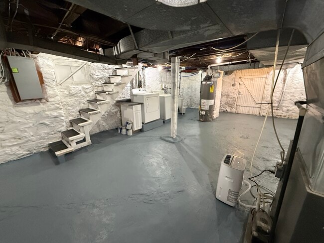 Building Photo - 843