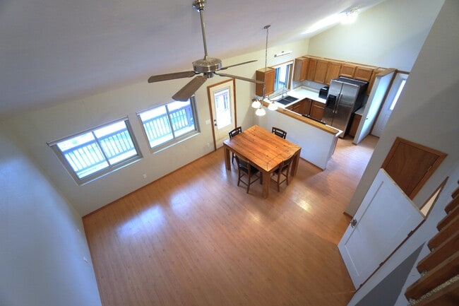Building Photo - Canyon Terrace House