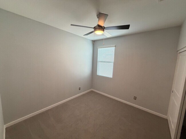 Building Photo - 3673 E Sandoval Dr