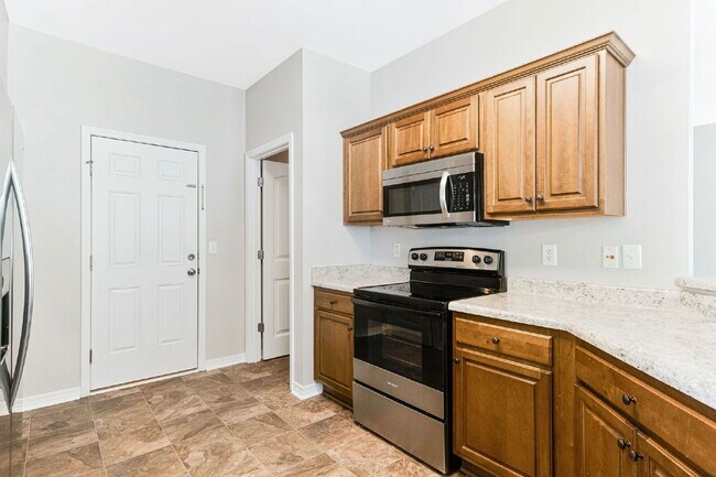 Building Photo - 5441 Pescara Dr