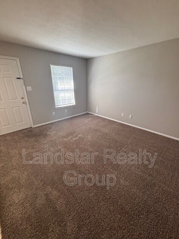Building Photo - 4913 Villa Fair Rd
