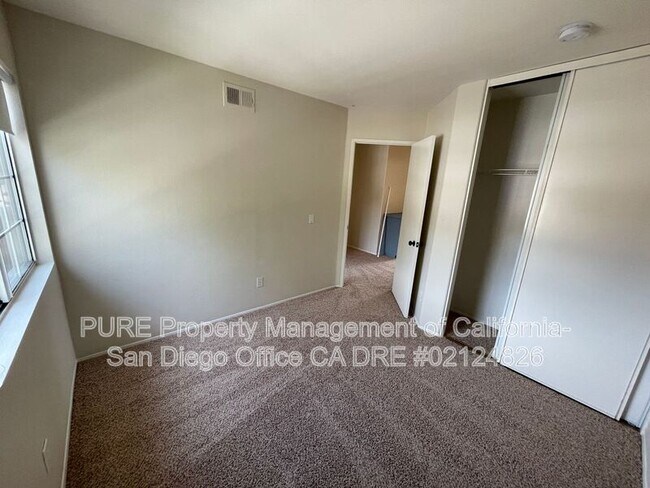 Building Photo - 2203 Willow Creek Cir