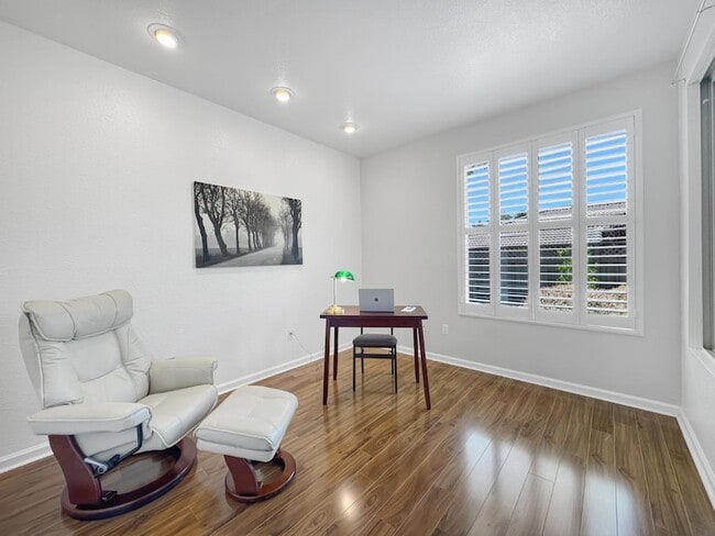 Building Photo - 1347 Rose Bouquet Dr