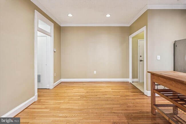 Building Photo - 1401 Columbia Rd NW