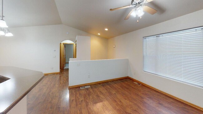 Building Photo - Spacious 4-Bed, 3-Bath Family Home with Fenced Yard and Attached Garage