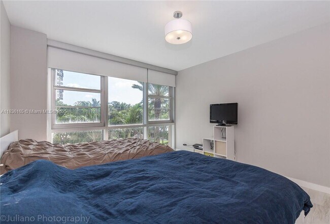 Building Photo - 2451 Brickell Ave
