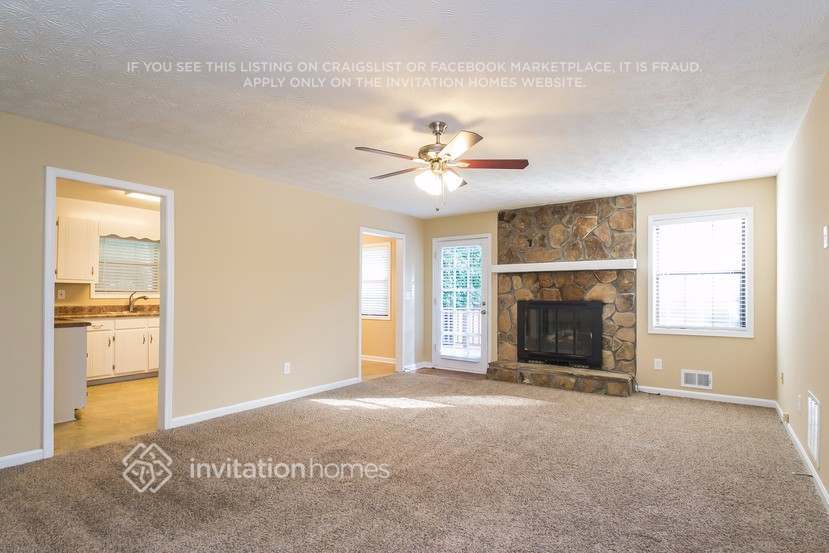 Building Photo - 2732 Shetland Ln NW