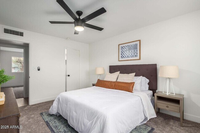 Building Photo - 3933 W Cactus Wren Dr