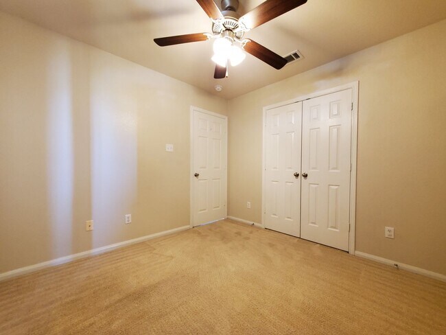 Building Photo - 4-Bedroom House for Rent in Killeen