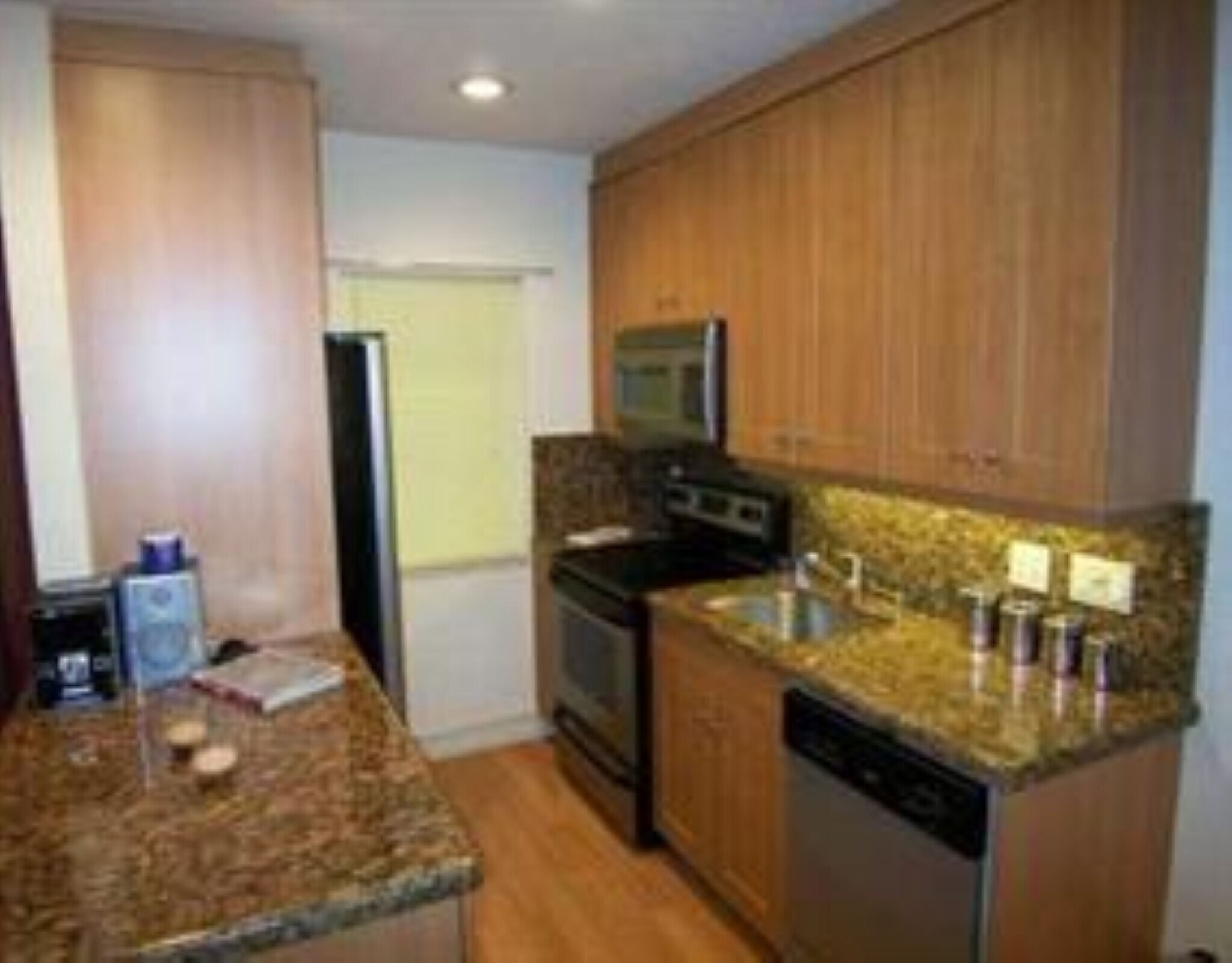 Building Photo - 1423 Holly Heights Dr