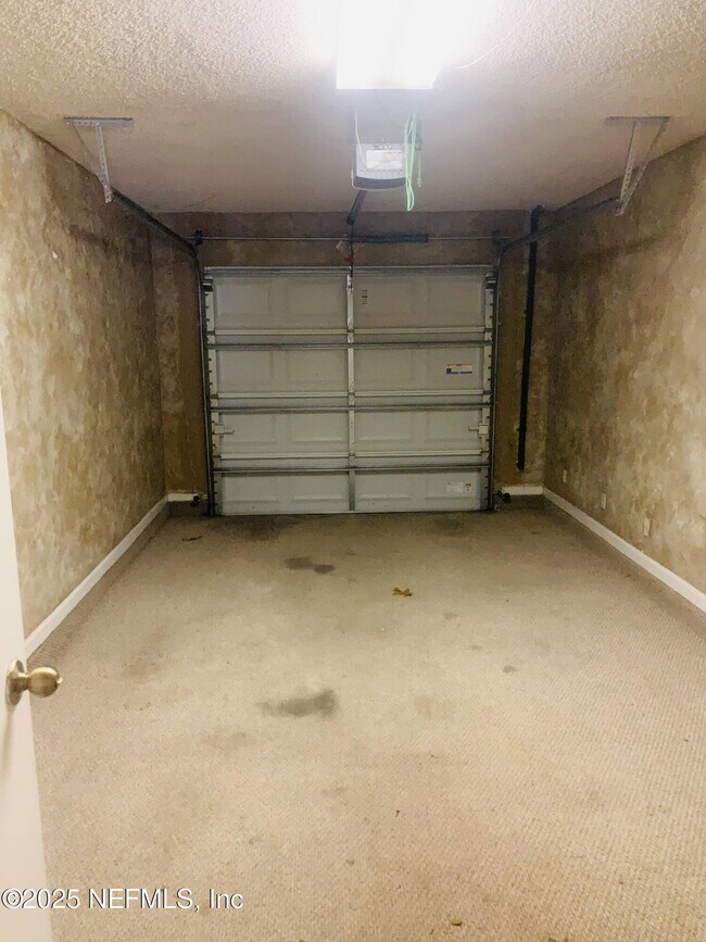 Building Photo - 7630 Leafy Forest Way