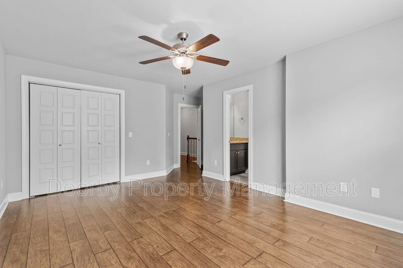 Building Photo - 723 Ladd Ave