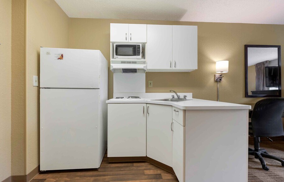 Building Photo - Furnished Studio-Austin - Northwest - Lake...