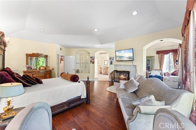 Building Photo - 27201 S Ridge Dr
