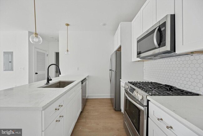 Building Photo - 1614 Ridge Ave