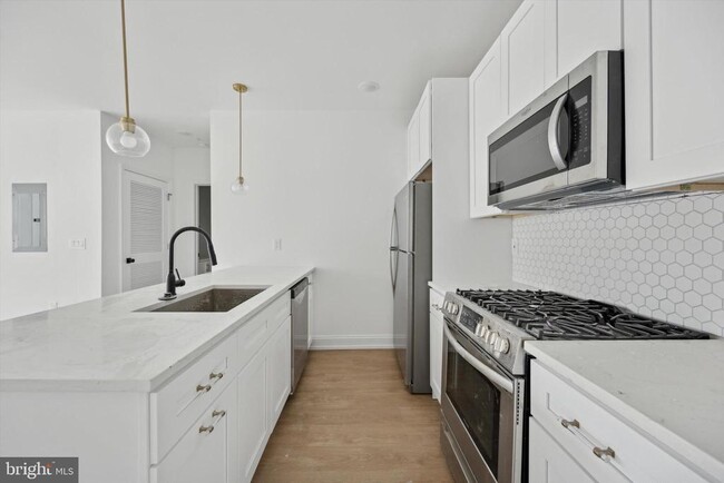 Primary Photo - 1614 Ridge Ave