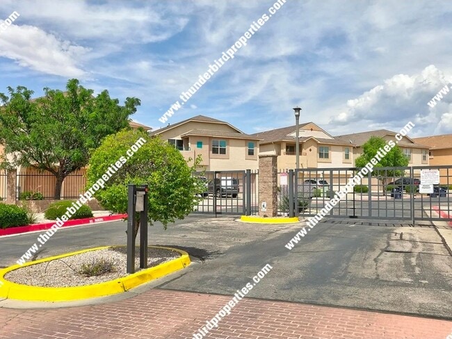 Building Photo - Gated Community 2 Bedroom, 2.5 Bathroom, 2 Car Garage, Upstairs Loft & Backyard. Available NOW!