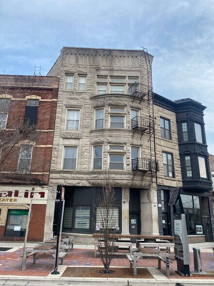Primary Photo - 2007 S Blue Island Ave