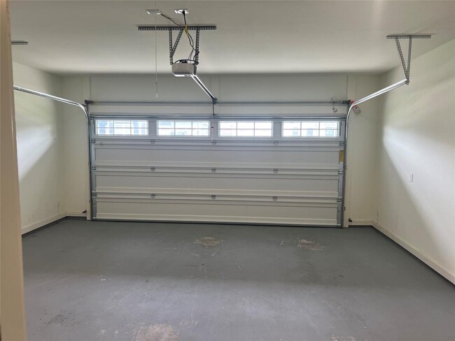 Building Photo - 412 Carneros Dr