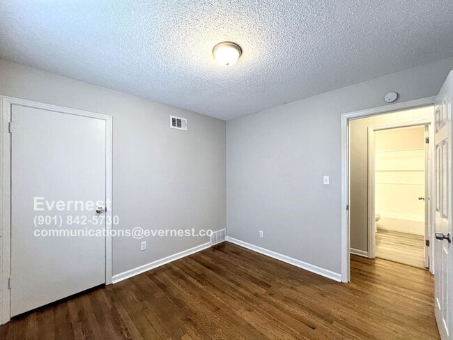 Building Photo - 1403 Moss Point Dr