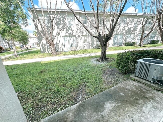 Building Photo - 2310 Shoma Ln