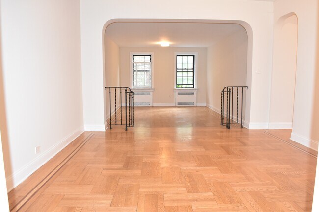 Building Photo - 570 Fort Washington Ave