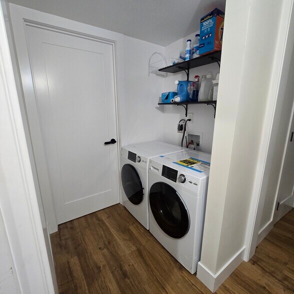 Washer dryer area - 916 S Sherbourne Dr