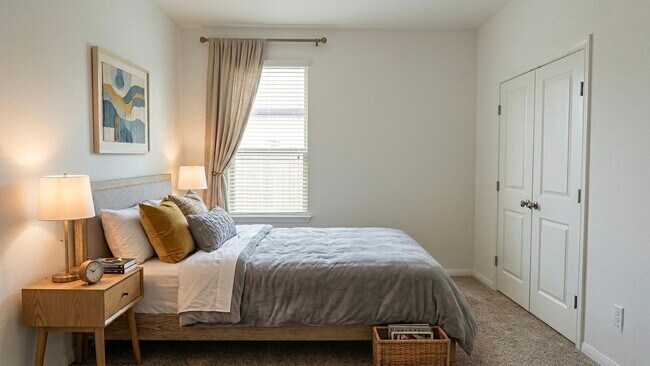 Building Photo - 7123 Glennwick Grv Ln