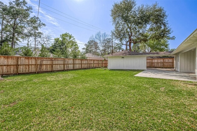 Building Photo - 10027 Lynbrook Dr