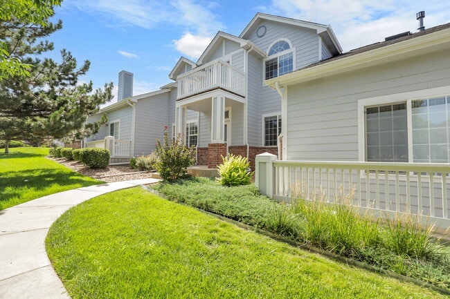 Building Photo - $2,540.95- 3 Bed, 3 Bath Townhome in Aurora with Central AC, In Unit Laundry and Patio Space!