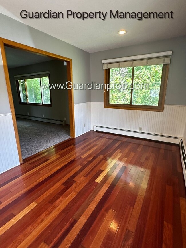 Building Photo - Orono Single Family Home, Large Garage, Sp...