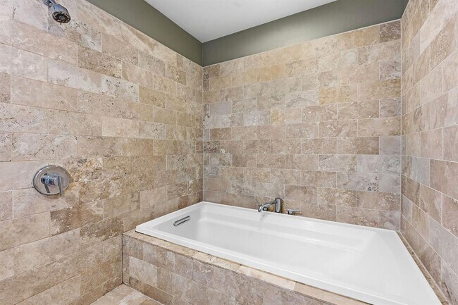 Building Photo - 1600 Barton Springs Rd